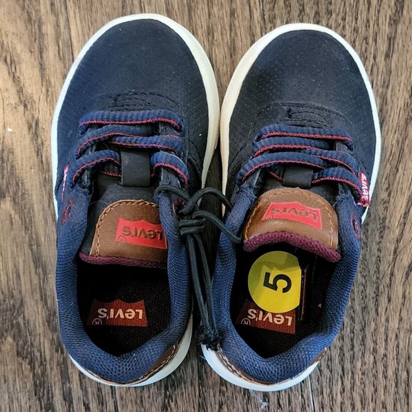 Brand new pair of Levi's baby/toddler size 5 shoes - Picture 1 of 7
